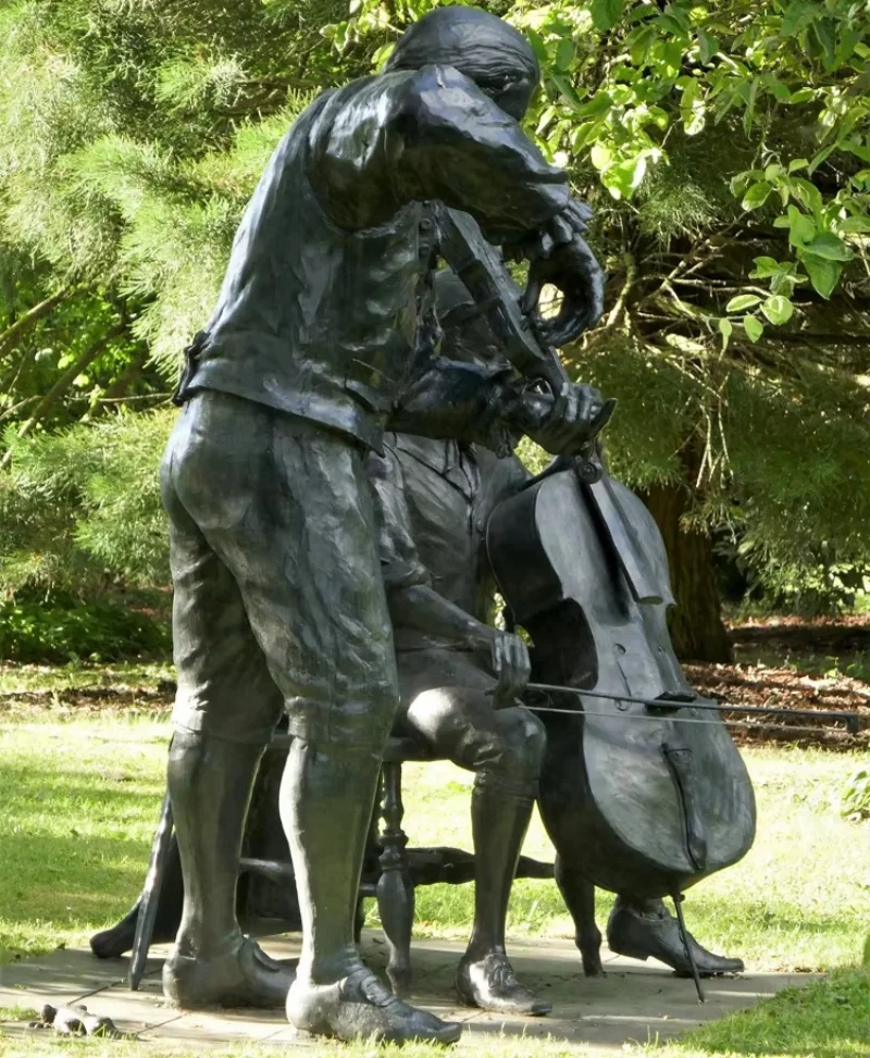 Outdoor  Bronze Violin Statue Musical Instrument Sculpture Musician Family Bronze Figure Group Statue