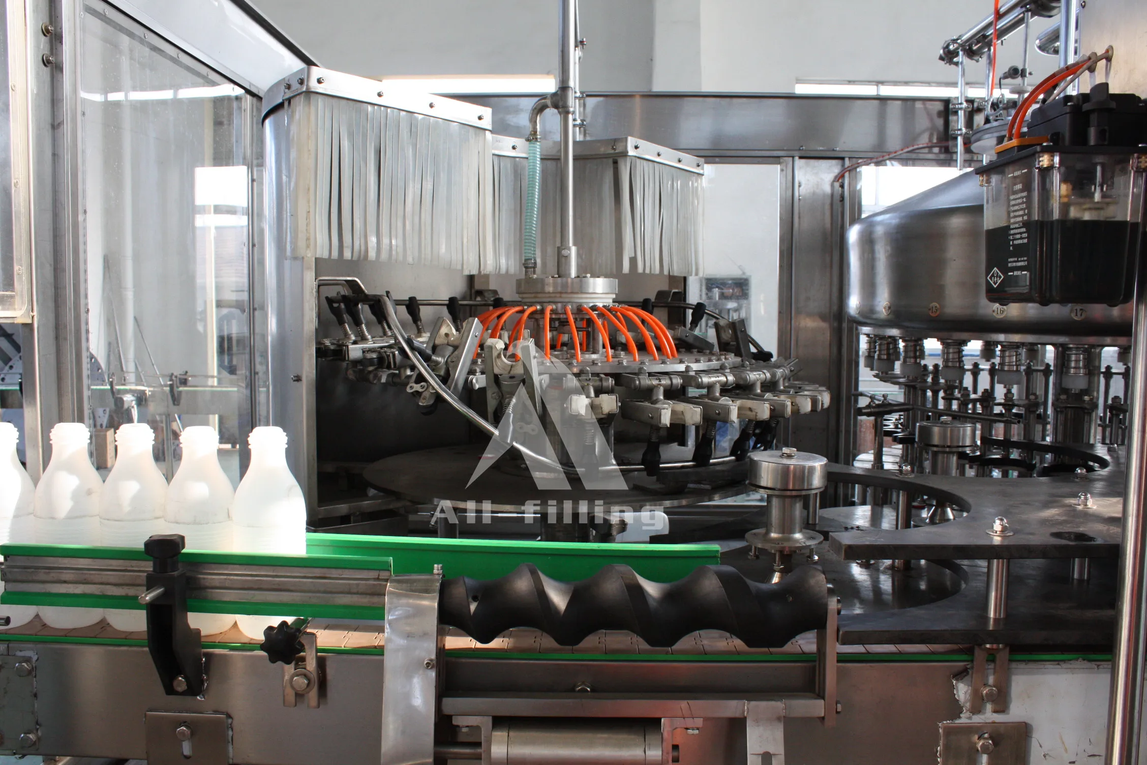Factory price small scale PET PP bottle aseptic fresh fruit mango juice filling machine/hot filling machinery
