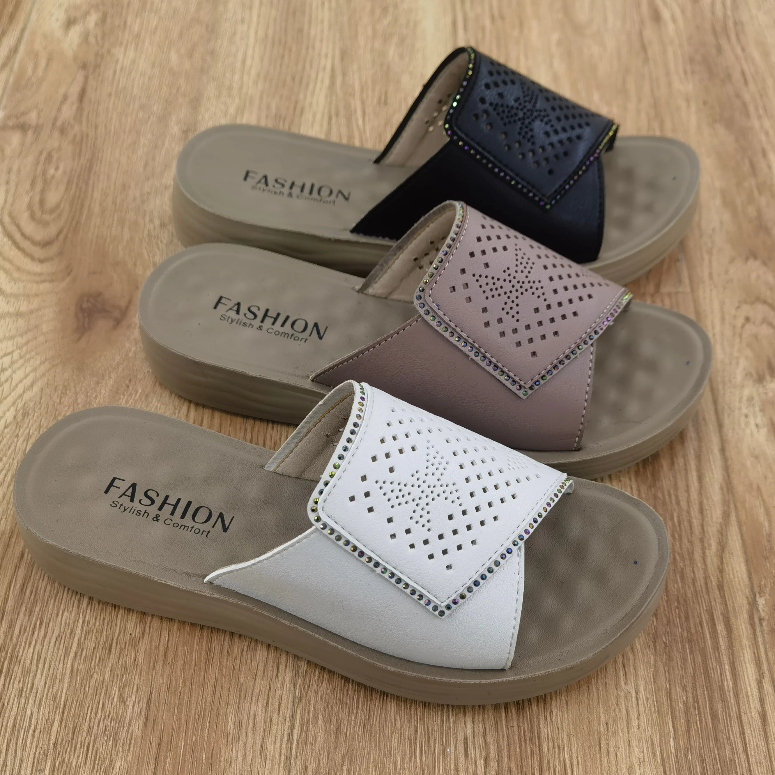 Comfortable Slip On Style Sandals for Women Ladies Fashion Slide Sandals