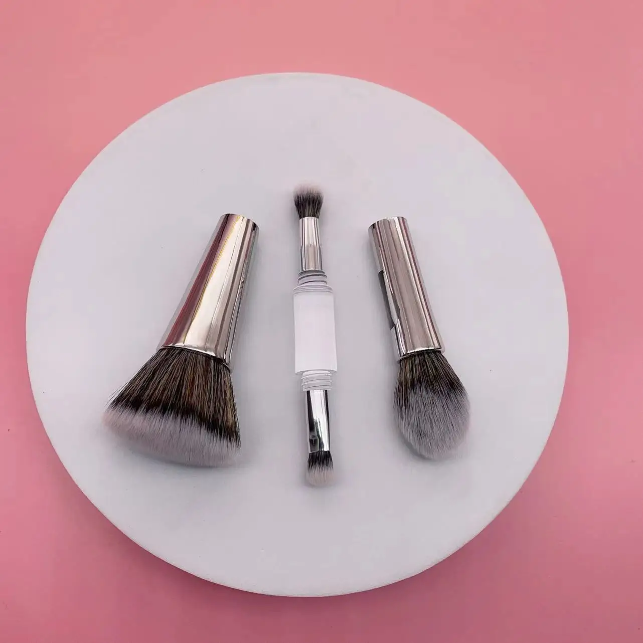 YRX 4 In 1 Patent Design Travel Portable Foundation Brush Multifunction Fashion Makeup Tools Beauty Tools Custom Makeup Brush