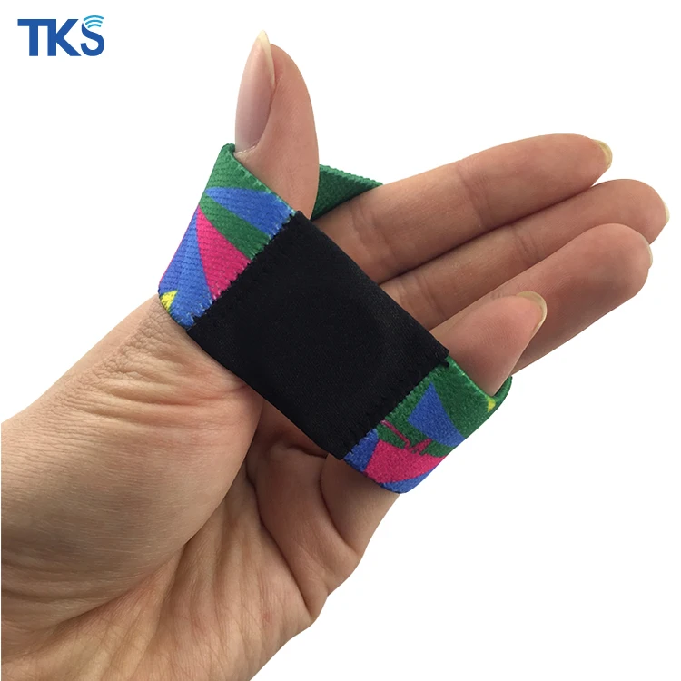 Эластичный тканый вышитый браслет эластичный из полиэстера с NFC/RFID чипом для мероприятий