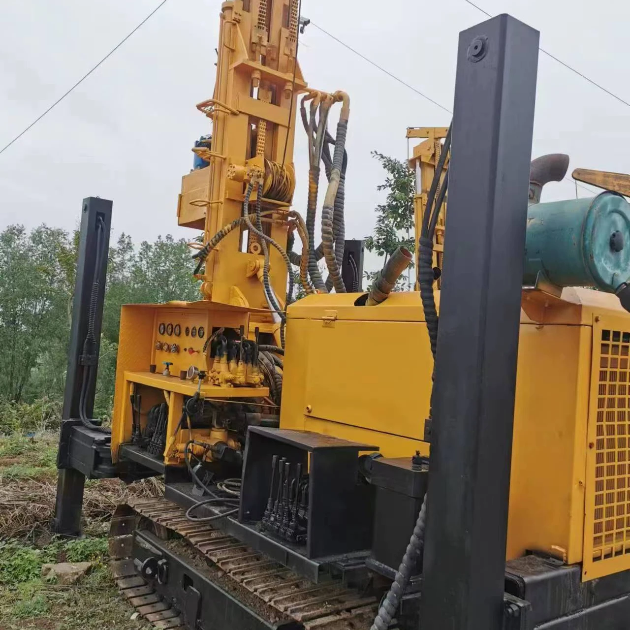 Заводская б/у 200 метров буровая установка для водяных скважин на продажу