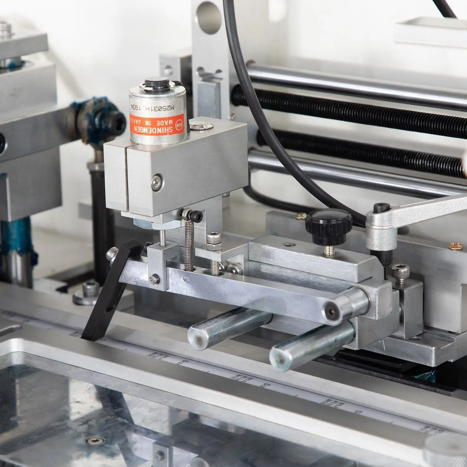 Auto Multi Functional Woven Label Cutting And Folding Machine
