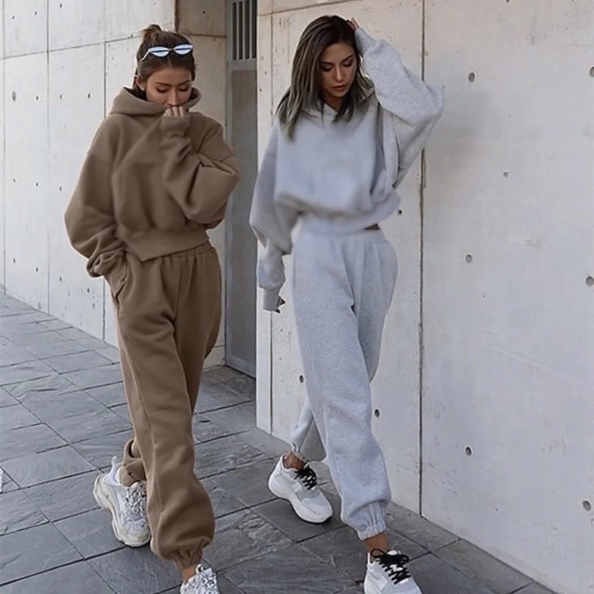 
Custom Cotton Oversized Two Piece Hoodie Running Joggers Set Women Cropped Hoodie 