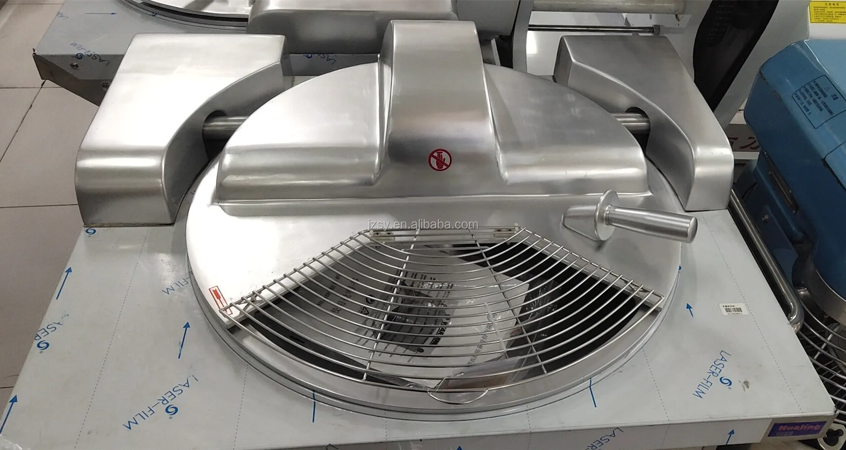 Wholesale price cheap commercial stainless steel automatic small meat sausage bowl cutter/surimi vegetable chopper mixer machine