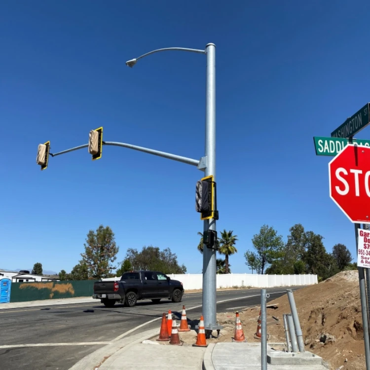 Wholesale price custom road monitoring pole traffic signal galvanized traffic lights pole