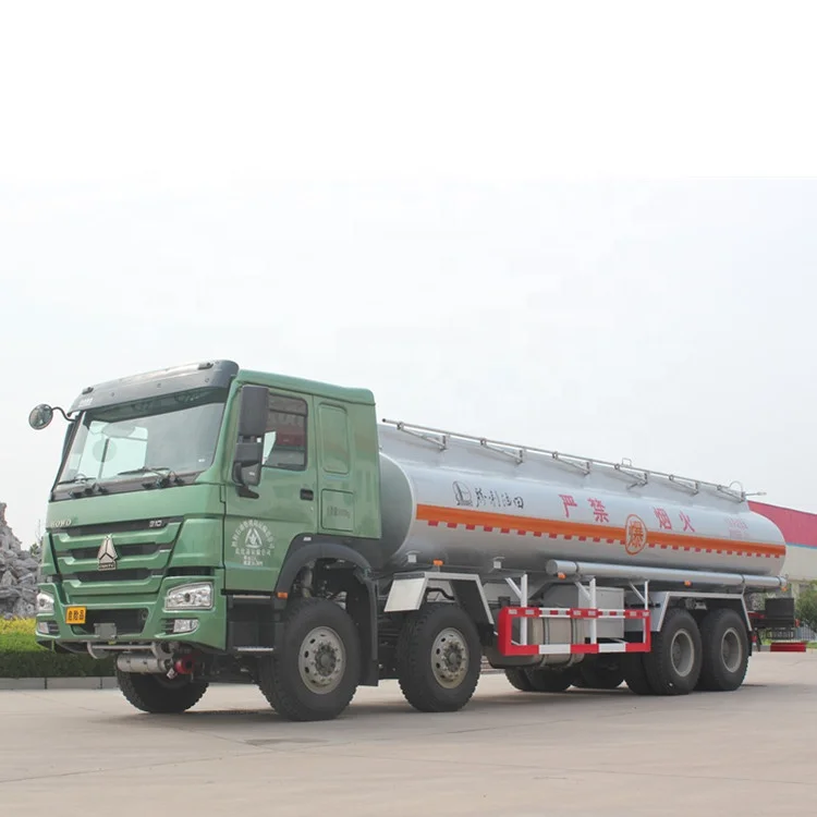  SINOTRUK HOWO 8X4 371HP 28CBM топливный танкер модель