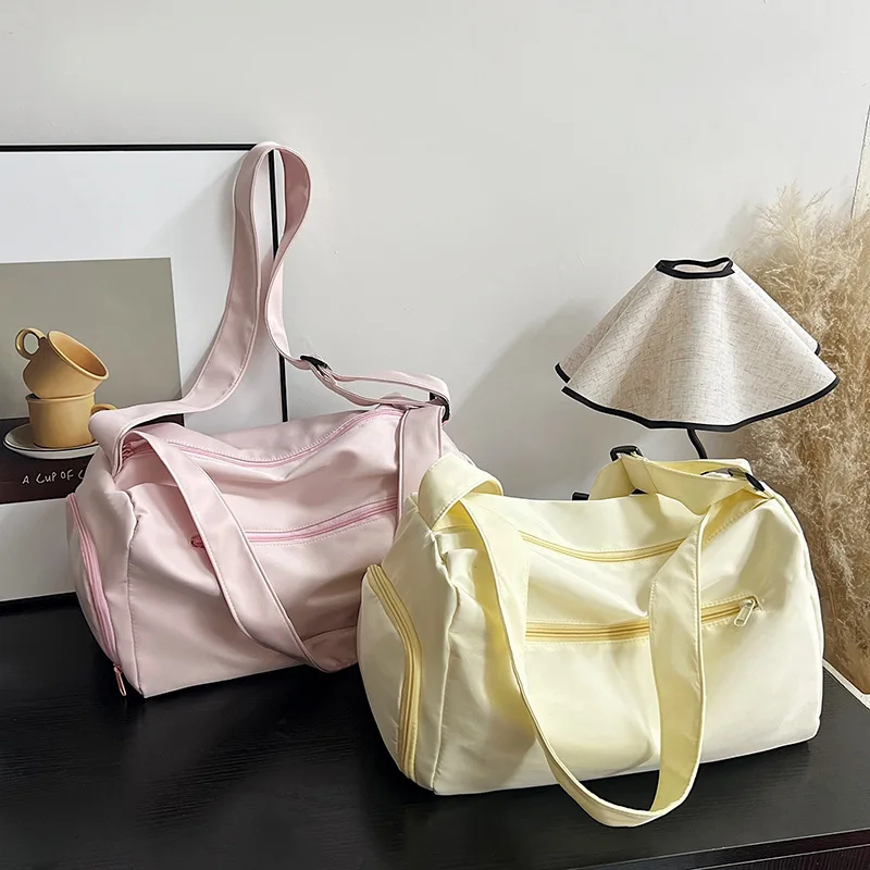 Large Capacity Solid Color Travel Sports Yoga Fitness Duffle Gym Bags For Gym With Headphone Jack