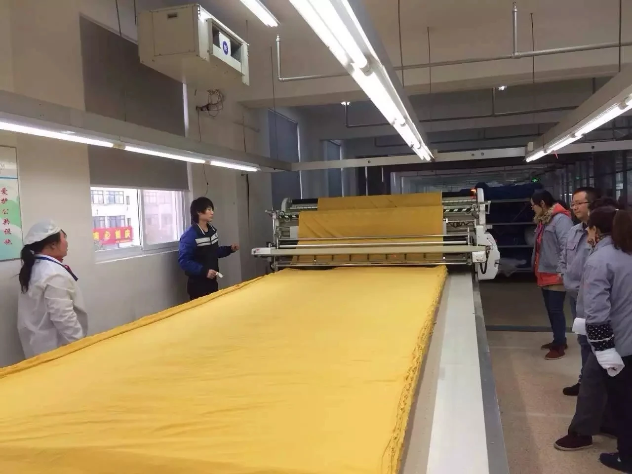 210cm Japanese control system Automatic knit fabric spreading spreader machine in cloth garment factory