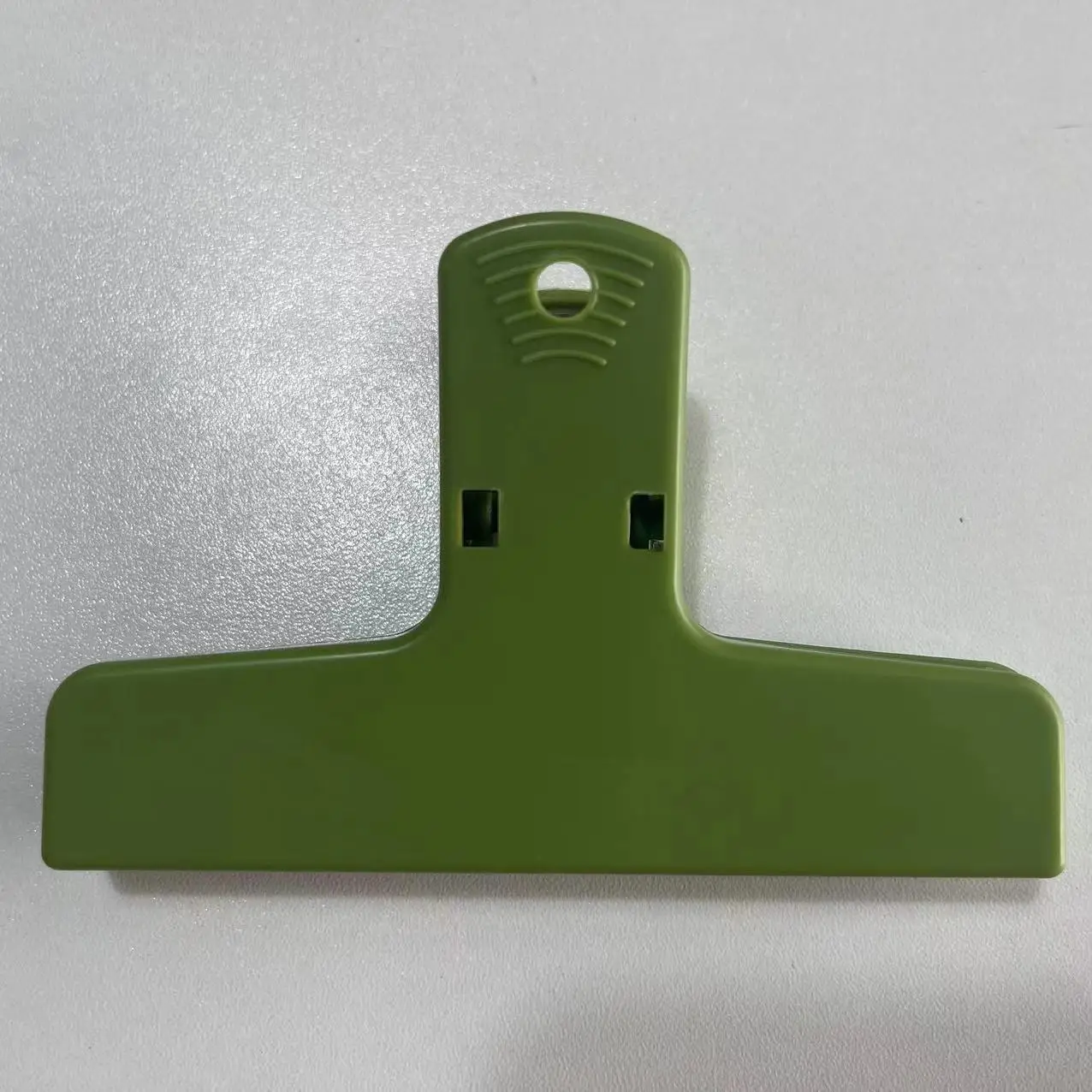 Plastic clip