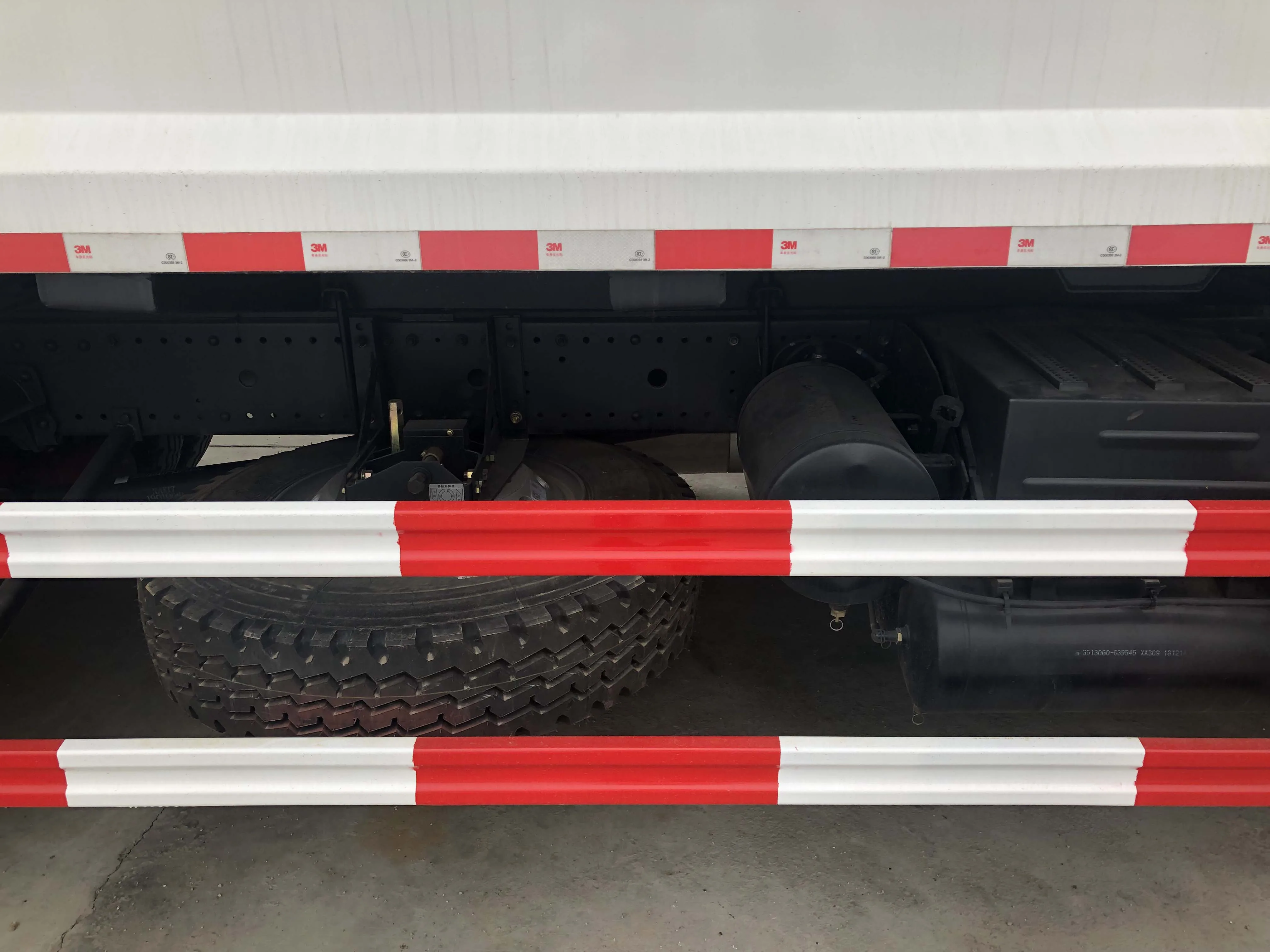 
Dongfeng China Compress Garbage Truck Refuse Compactor 