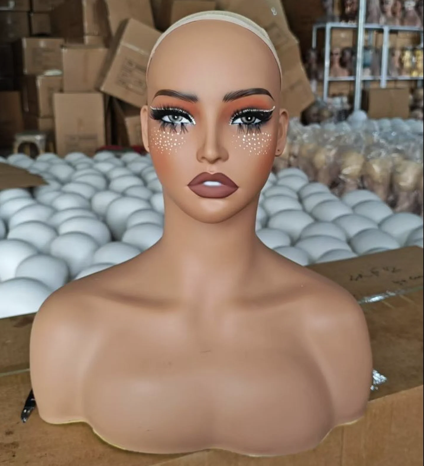 Hot Selling Realistic Wig Head PVC Mannequins Female Pierceable Mannequin Head With Shoulders For Wig Display