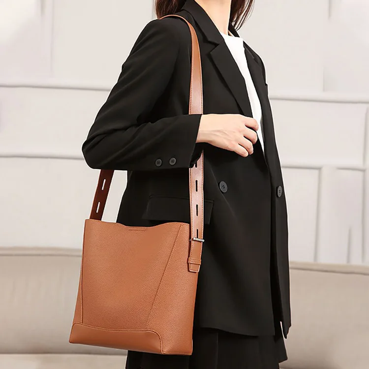 Custom wholesale 2024 new design vintage large capacity Genuine Leather bags women handbags ladies Shoulder Tote bucket bag