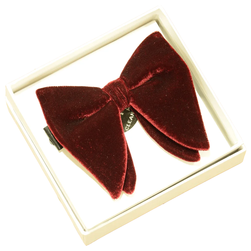 Большой бордовый шёлковый бархатный костюм-смокинг