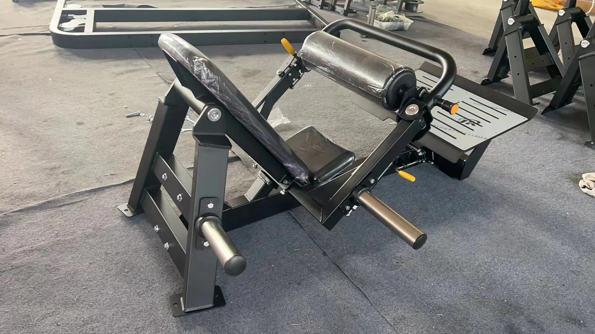 Owl Hot Sale High demand commercial plate loaded New Glute Drive Hip Training Machine Hip Bridge 2024