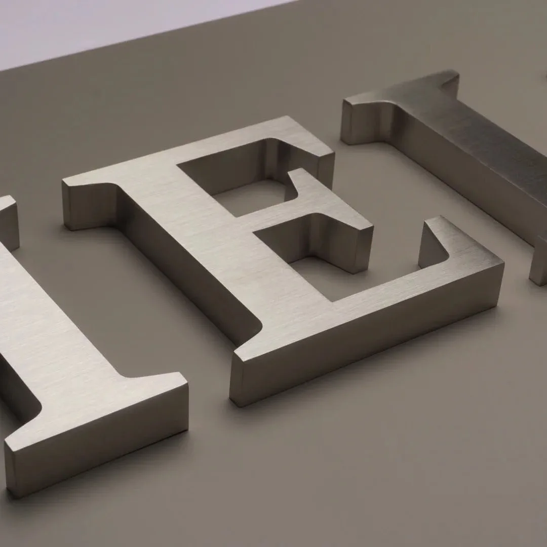Подгонянный 3d логотип бизнес-настенный знак компании матовый из нержавеющей стали l буквенный металлический 3D