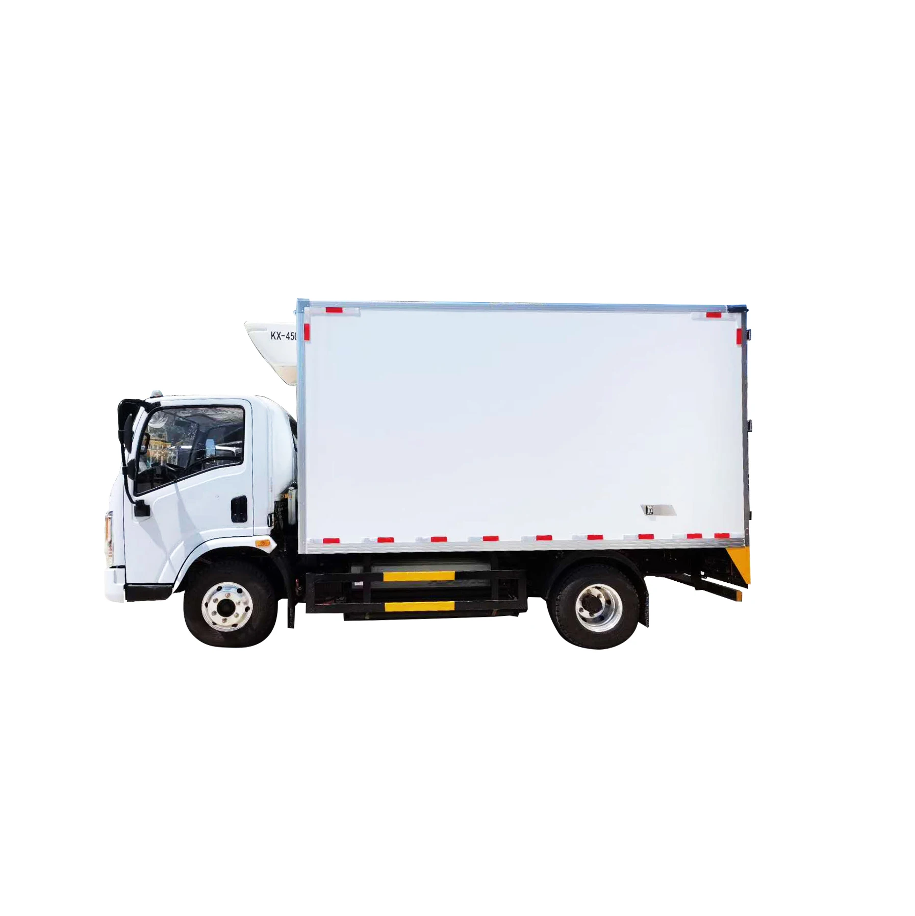 Economical Dongfeng 4x2 4m  Freezer Box Van Small Refrigerated Truck For Sale
