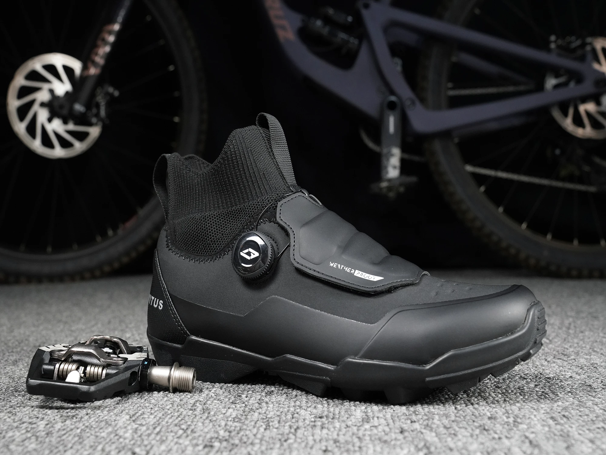 AVITUS Mens MTB Shoes For SPD Pedal L05 Free Ride Commuting Road DownHill and Dual Slalom Men Mountain