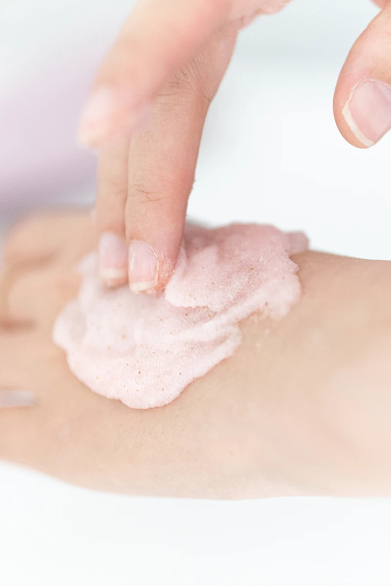 Private Label Cleansing Skin and Exfoliating Fruits Scent Body Scrub Cream for Whitening Skin