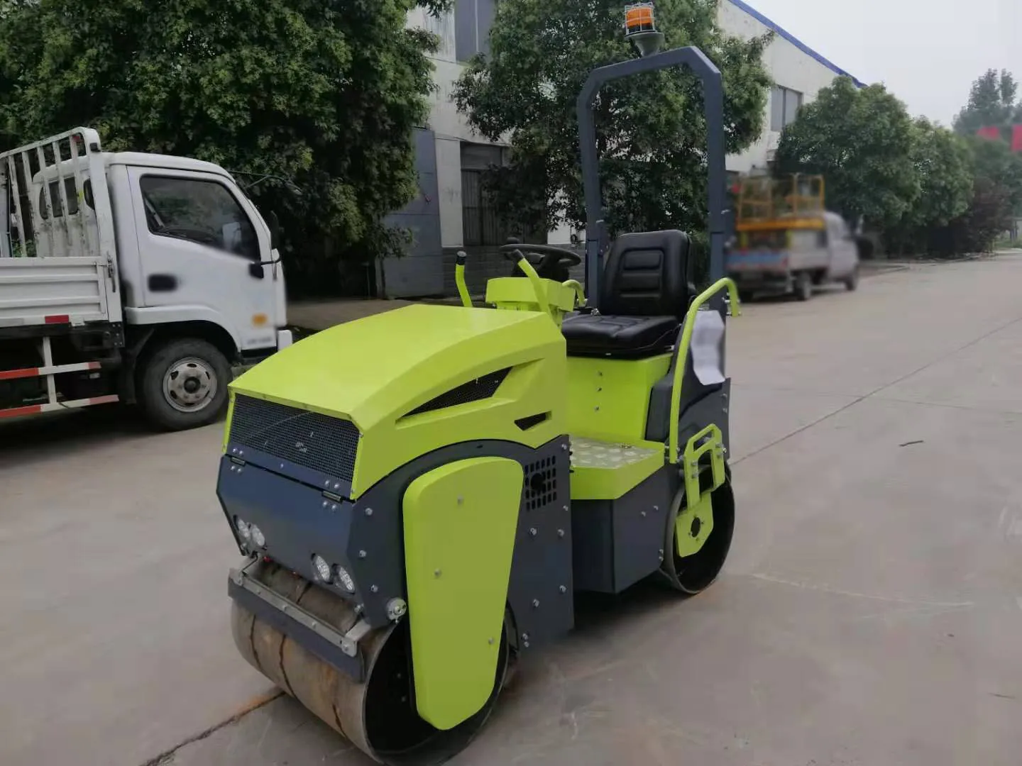 Professional Factory Articulated Double Drum Vibratory Road Roller Road Roller Compactor Chinese Provided HONDA 3 Months 500 700