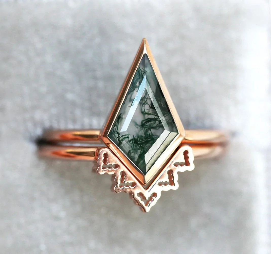 14K Rose Gold Kite Shaped Moss Green Agate Engagement Ring With Lace Band