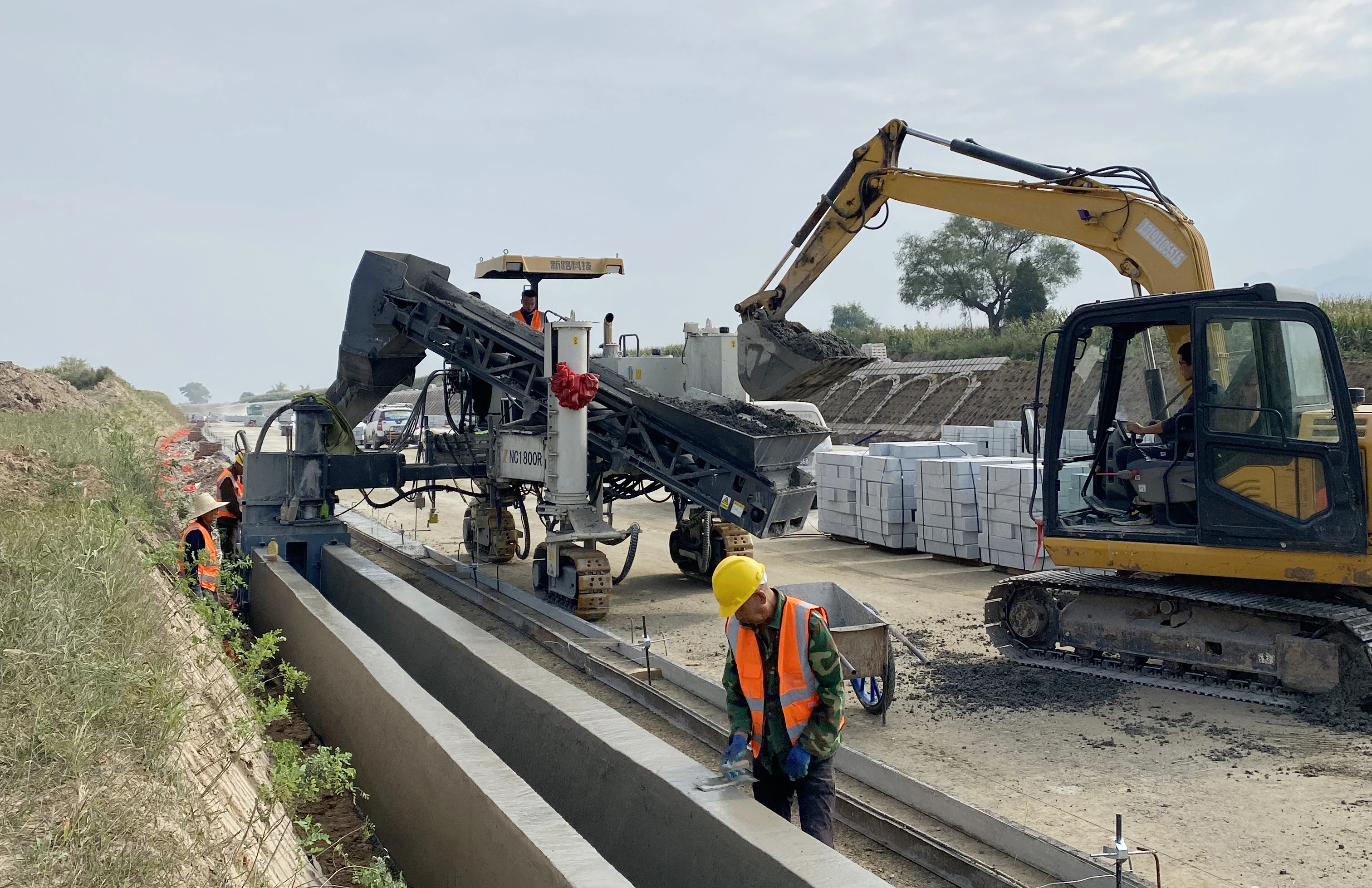 NC1600 Driveway Paver Drive Way Pavers slip form paver