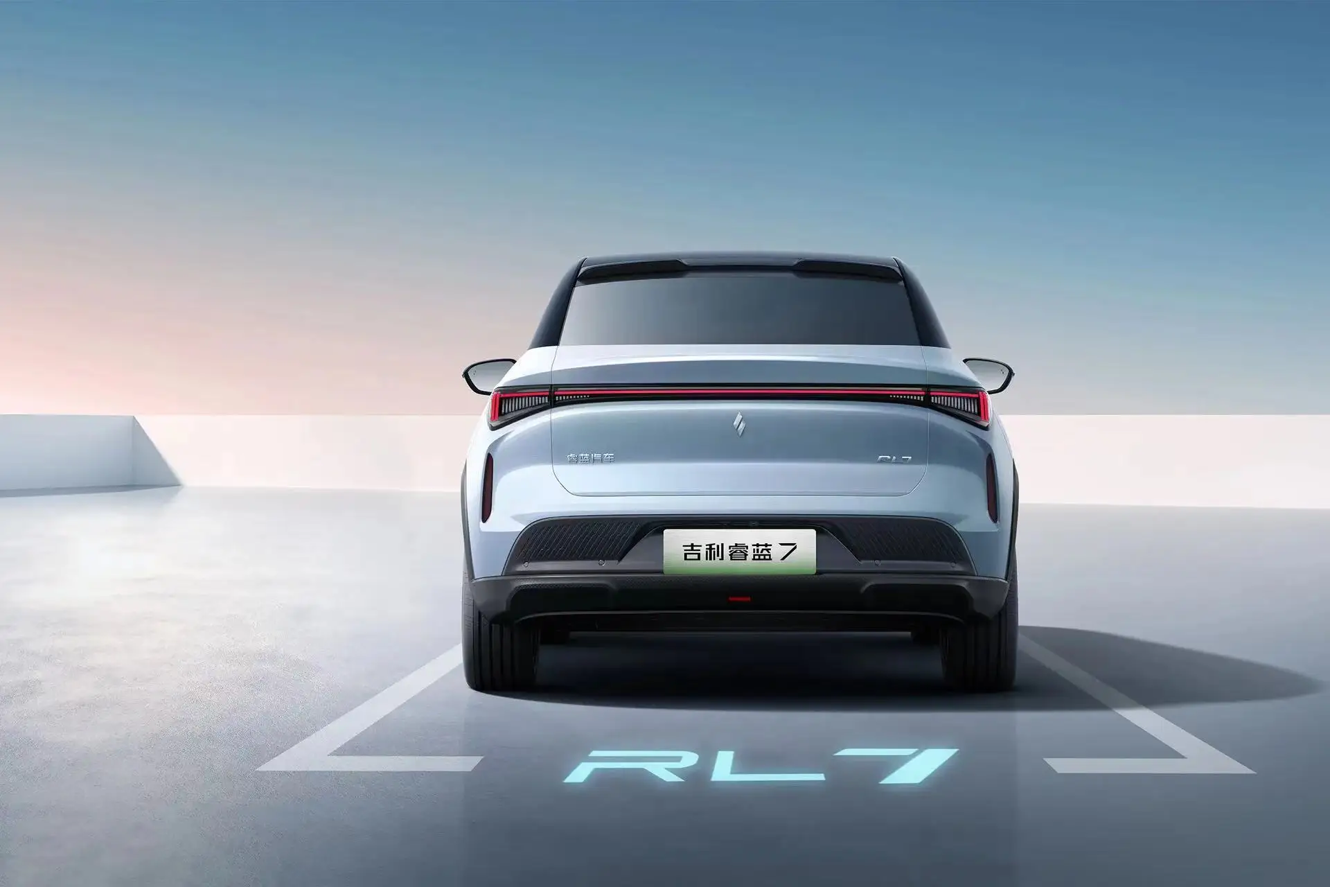 Красивый внешний вид электромобиль Geely Livan 7 RUILAN 2023 Интеллектуальный заднеприводный автомобиль купе внедорожник Новая энергия