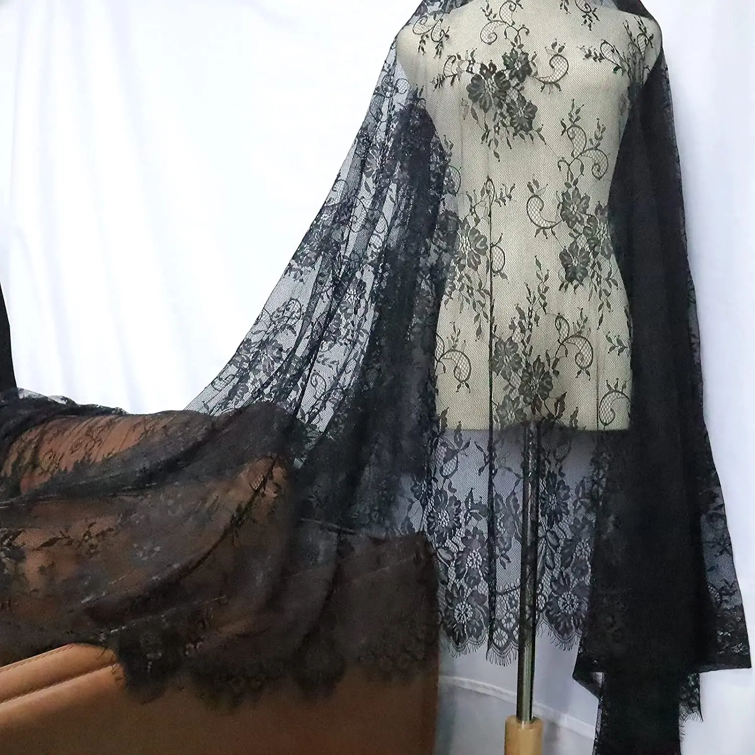 Elegant french lace fabric/bridal guipure lace fabric for dress/bridal wedding dress mesh beaded lace fabric