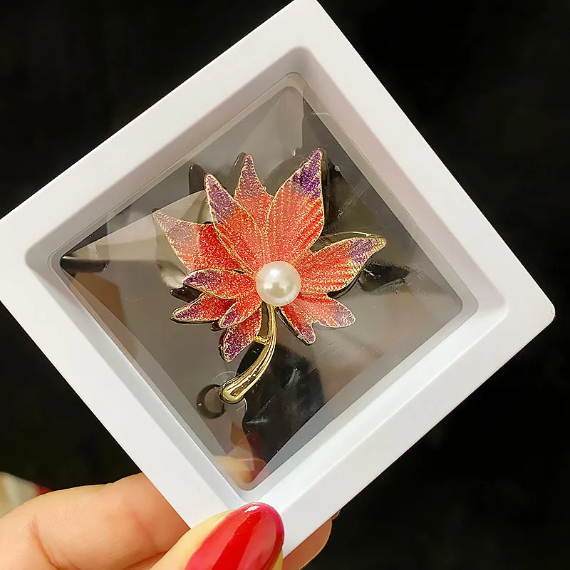 Hot Sale 48 Style Women Luxury Brooches Pins Dainty Designer Brooches Pearl Butterfly Fashion Brooch