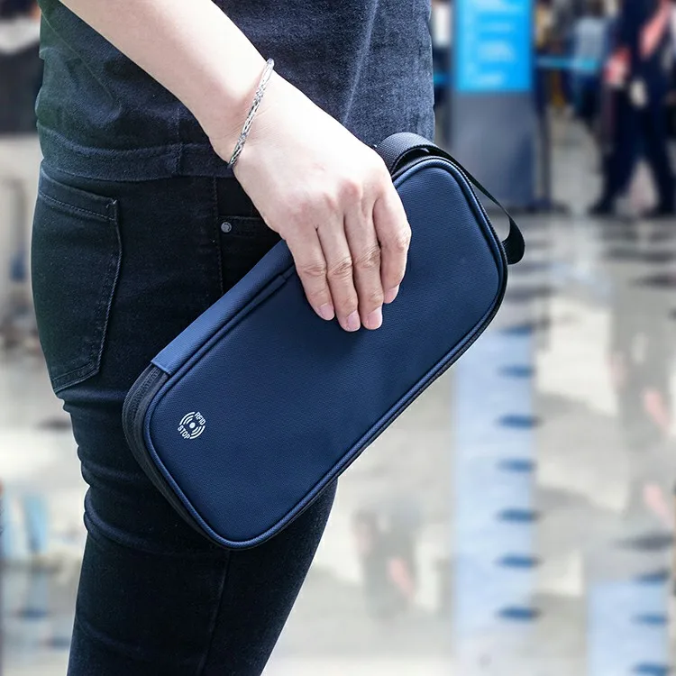 Lightweight Family Travel Passport Holder Large Waterproof Oxford Cloth Storage Wallet with Zipper for Men Women Cards