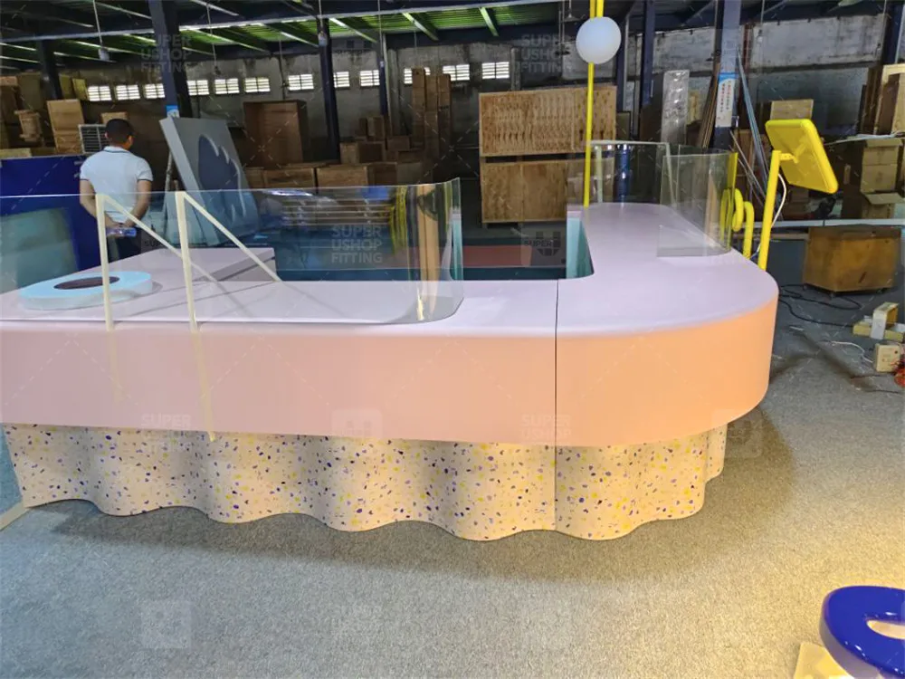 Modern Sweets Boutique Furniture Milk Boba Tea Mall Kiosk Coffee Bar Counter Customized Bubble Tea Shop Interior Design