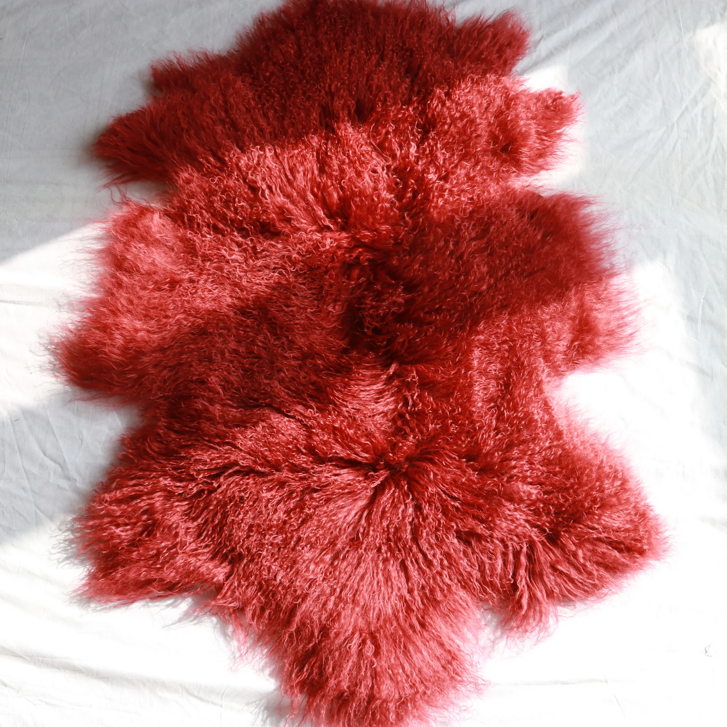 OEM Factory Wholesale Mongolian Lamb Hides Custom Size Tibetan Sheepskin Carpet Rugs