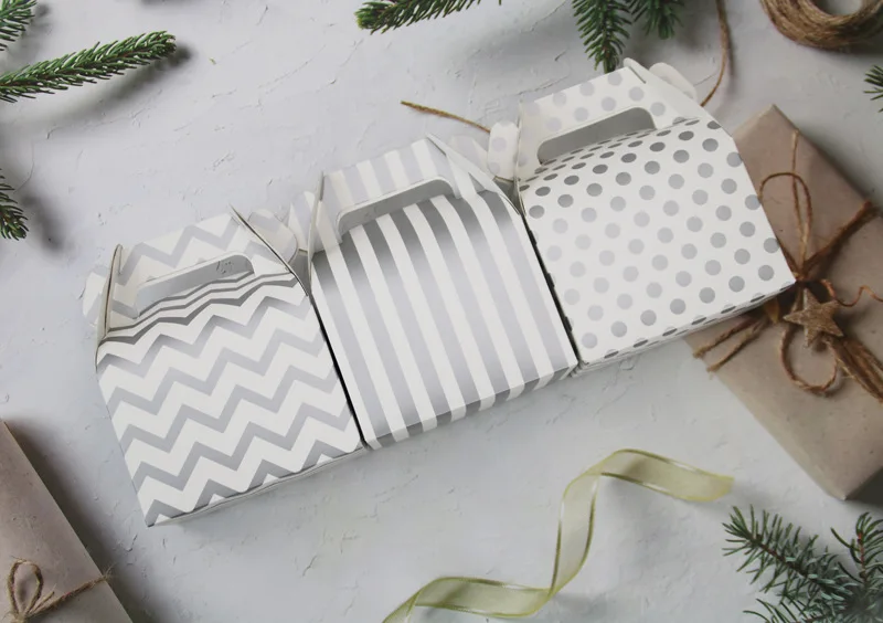 New Design Multi Colors Vertical Stripes Bright Colors Gable Box Portable Tote Paper Candy Cheese Cake Box