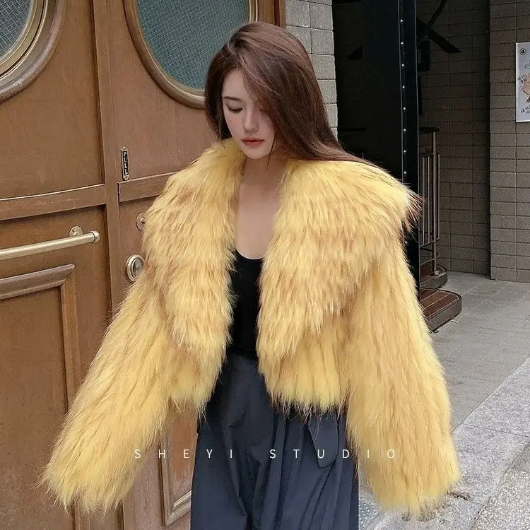 Wholesale winter women clothes real fur coats women natural design short jacket raccoon fur coats for ladies