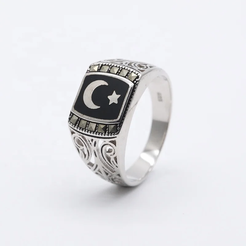 Мужское кольцо из серебра 925 пробы с тиснением в виде Луны и