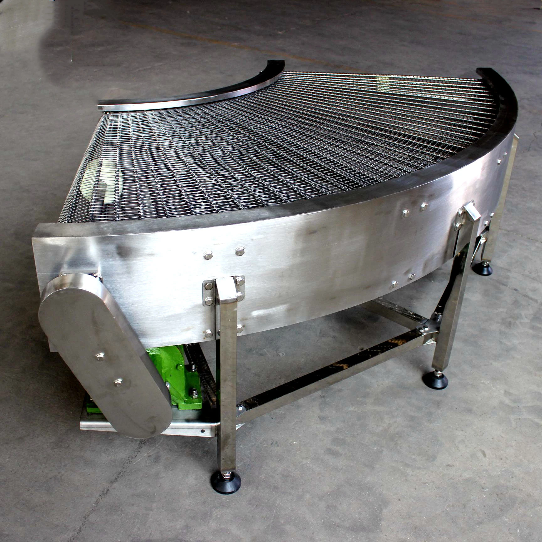 Customized stainless steel wire mesh belt 90 degree turning conveyor