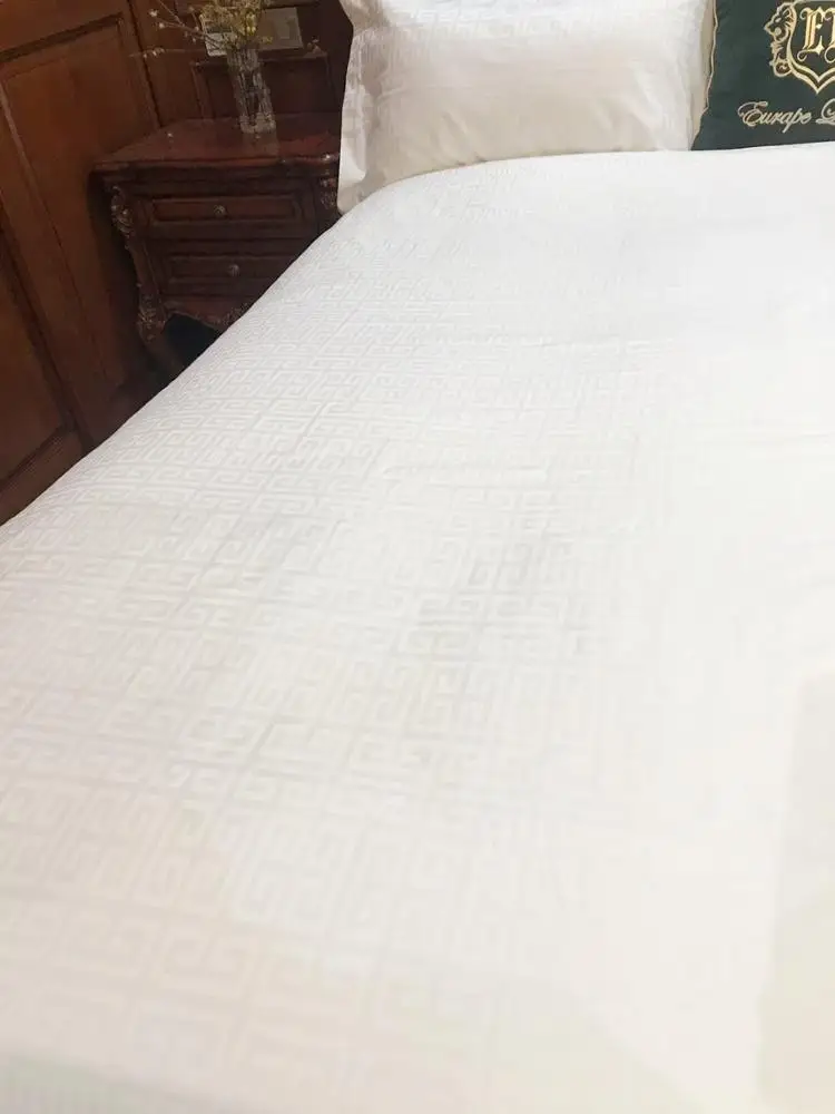 Deeda factory china manufacturer jacquard 300T marriott hotel bed linen supplier