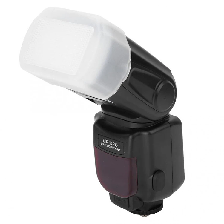 Triopo Camera flash light TR-950  manual flash light with Slave function and GN 35 .