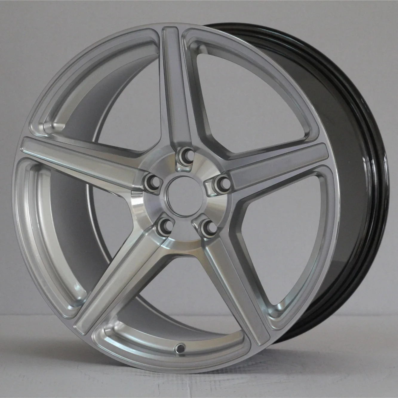 [Wholesale] Chinese manufacturer 17 18 inch 4/5/8*100/105/108/110/112/114.3 car rim for Top wheels passenger car alloy wheels