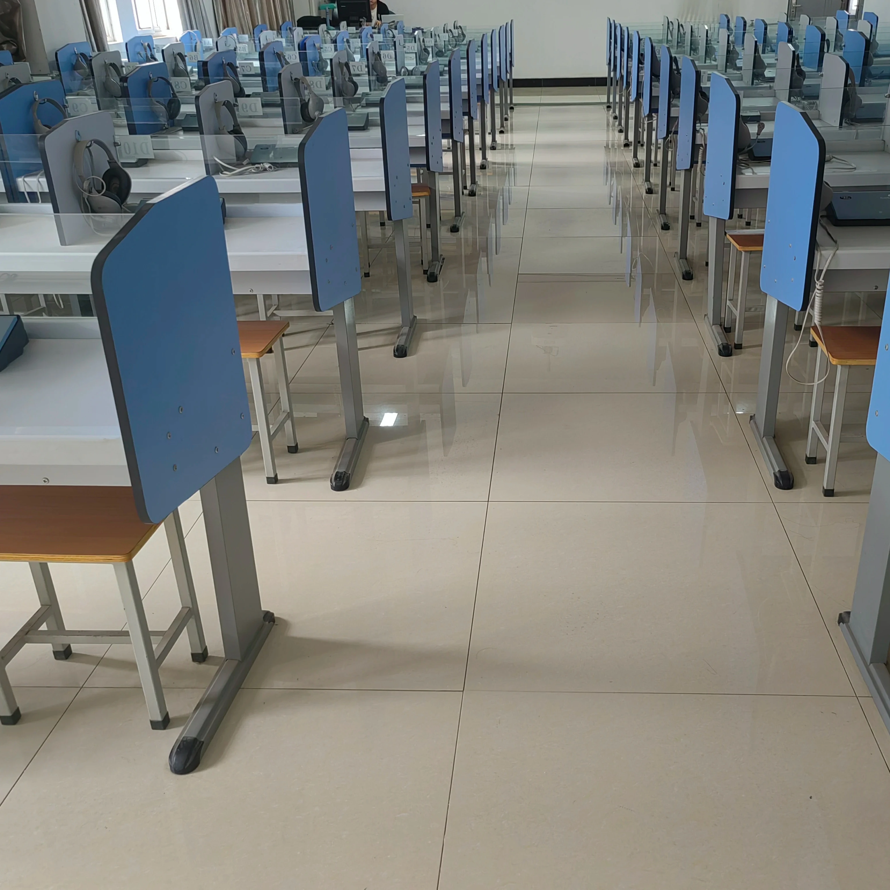 Education and training equipment for primary and middle school students