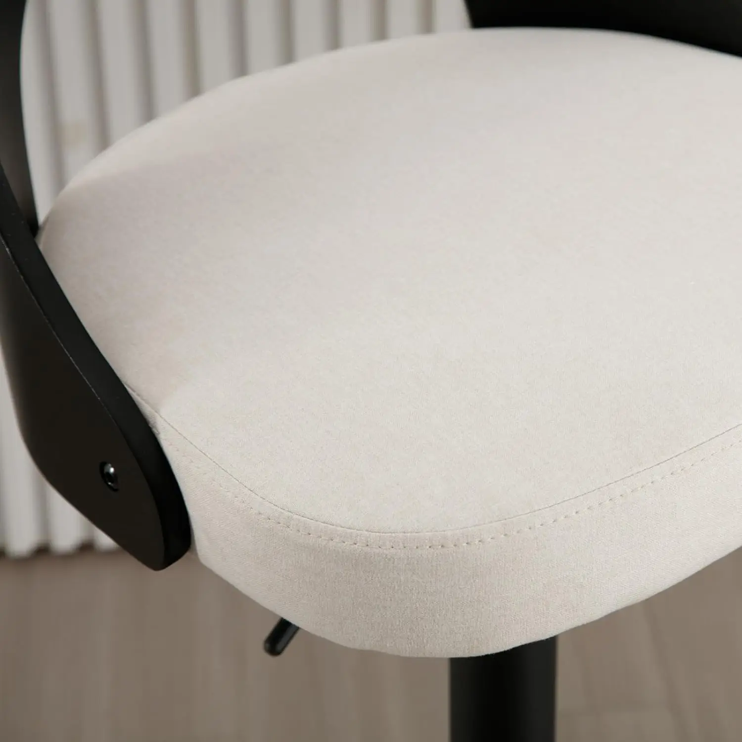 Simple Comfortable Black PU Leather Bar Stool High Chair Kitchen Living Room Hotel Bedroom School Adjustable Plywood Features