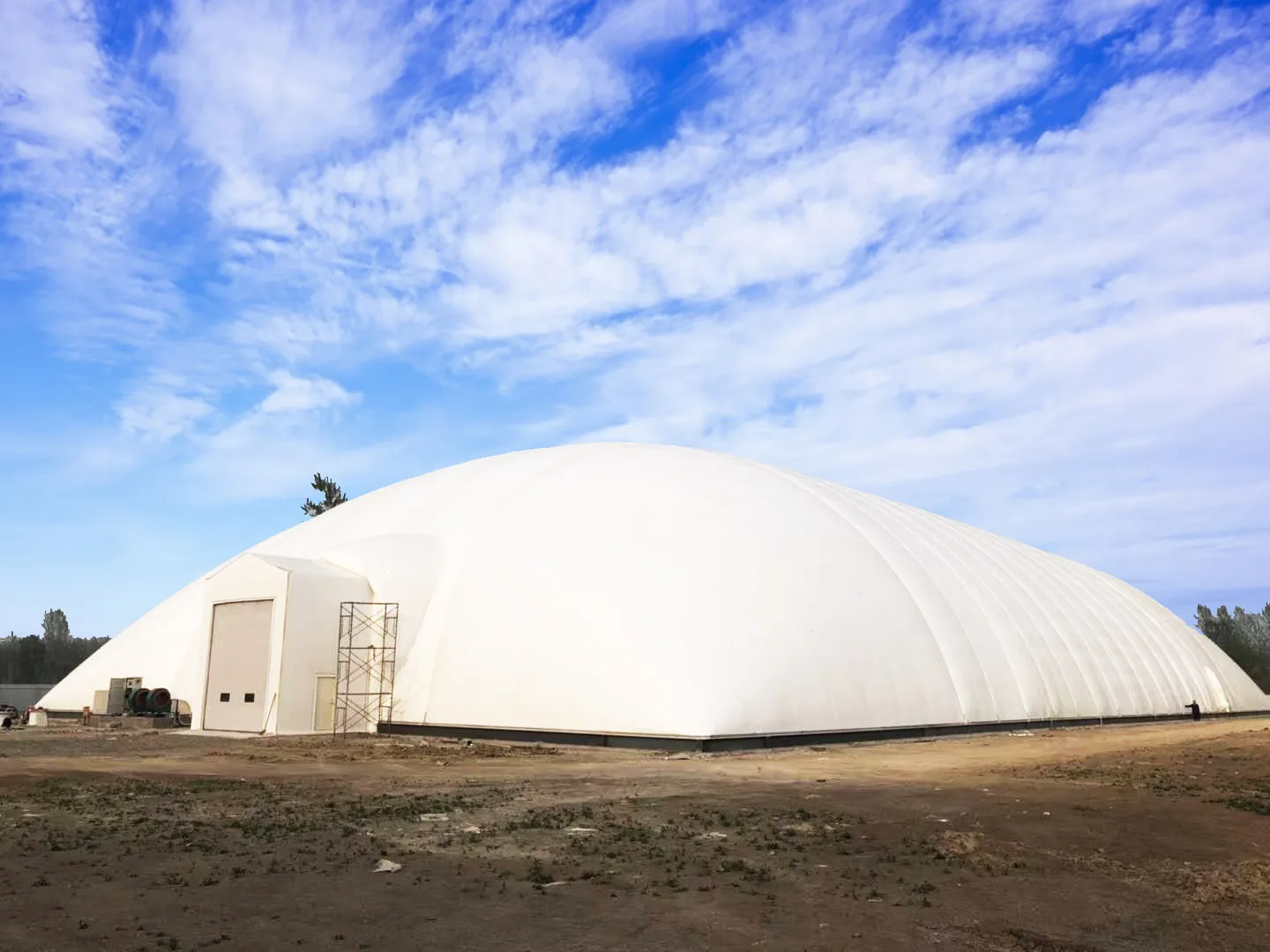 made in china 1000gsm PVC canopy pvdf self-cleanning material fabric roll for tensile roof resort tent house geodesic dooms