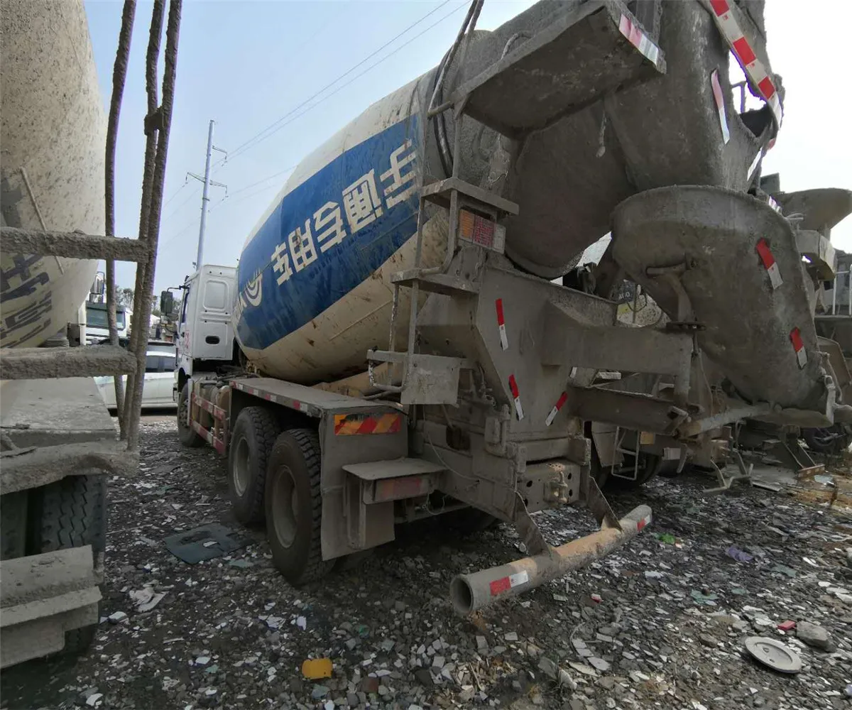 
Sinotruk howo 12m3 mixer truck used condition howo 12cbm cement mixer truck sale 