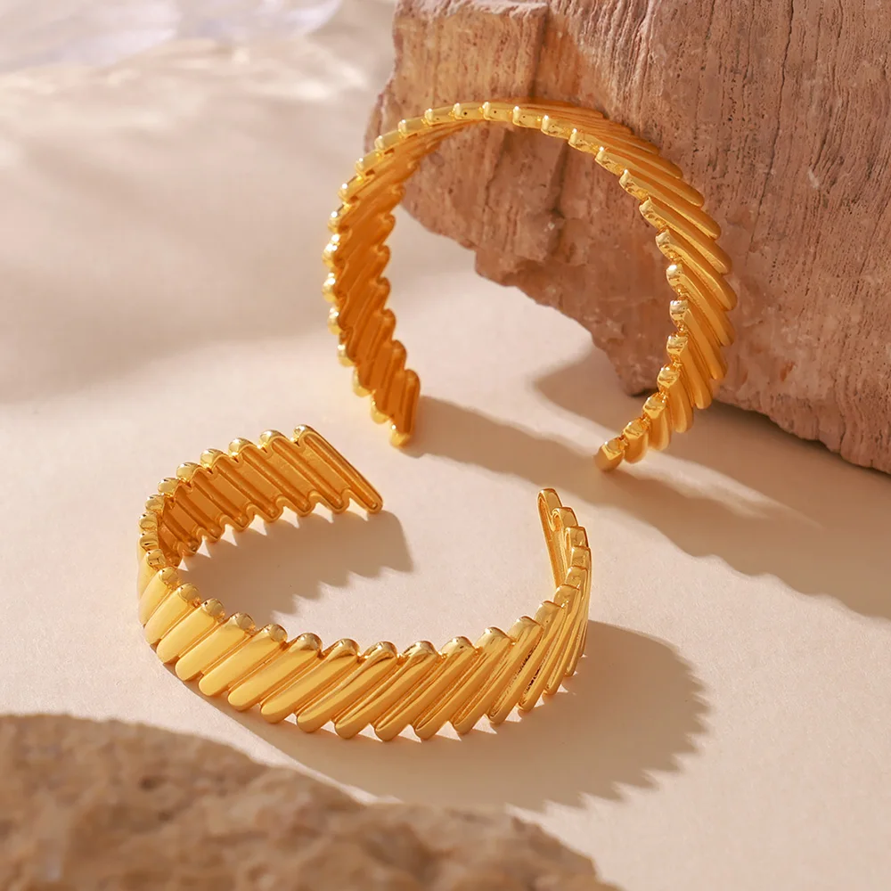 Texture splicing irregular bracelet opening design copper plated 18k real gold retro personality female