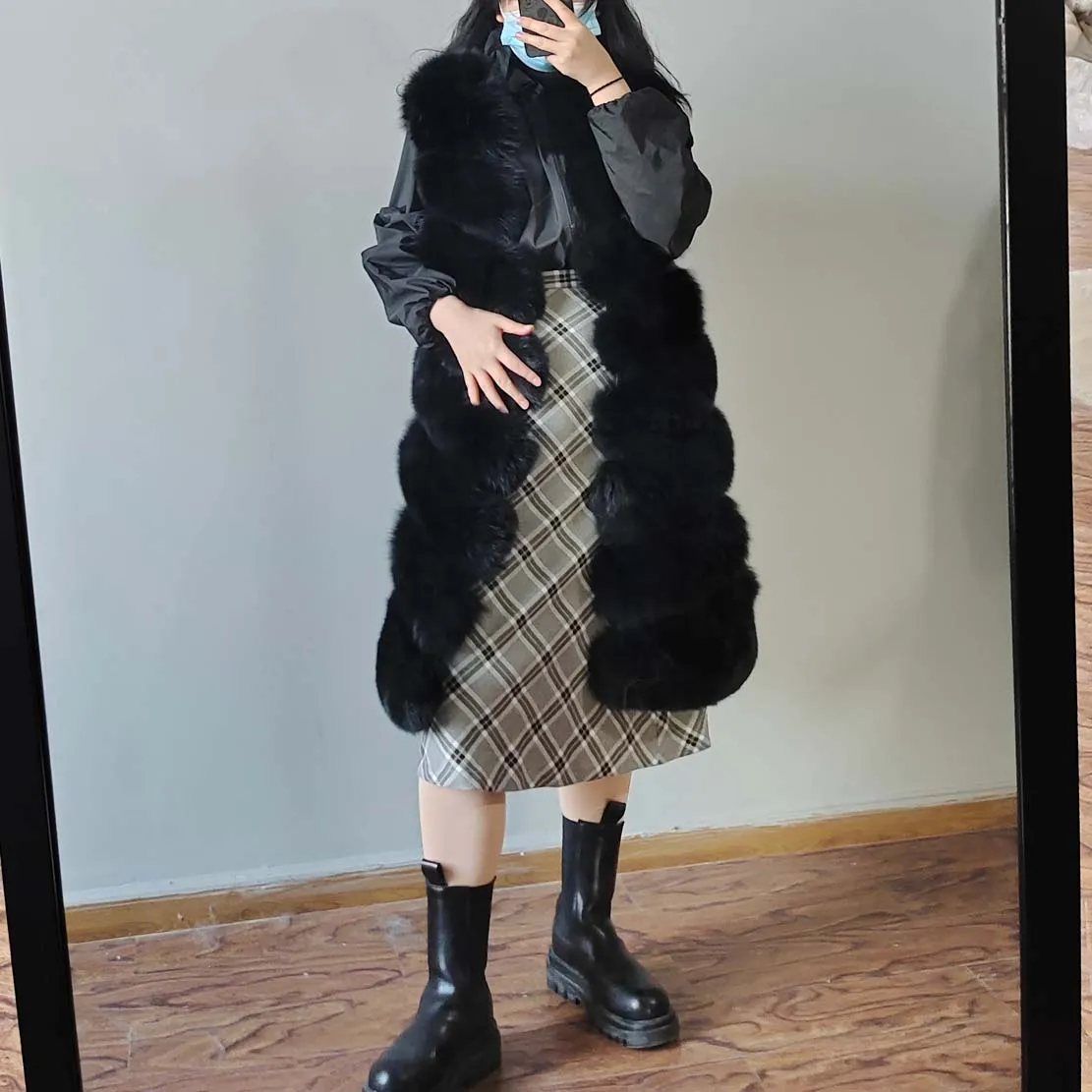 QIUCHEN- QC19082 New arrival hot sale long model natural real raccoon fur vest gilet women girls high quality