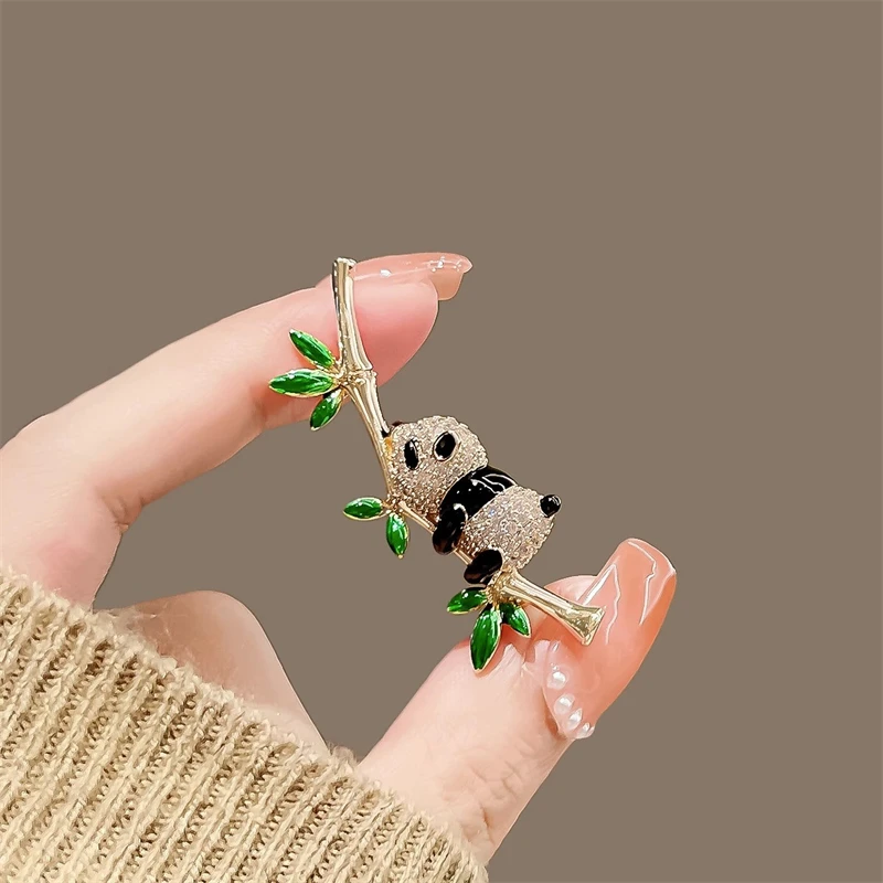 SZ Fashion 1.8*4.7cm alloy animal Panda Brooch Knot high rise bamboo brooch for women Jewelry