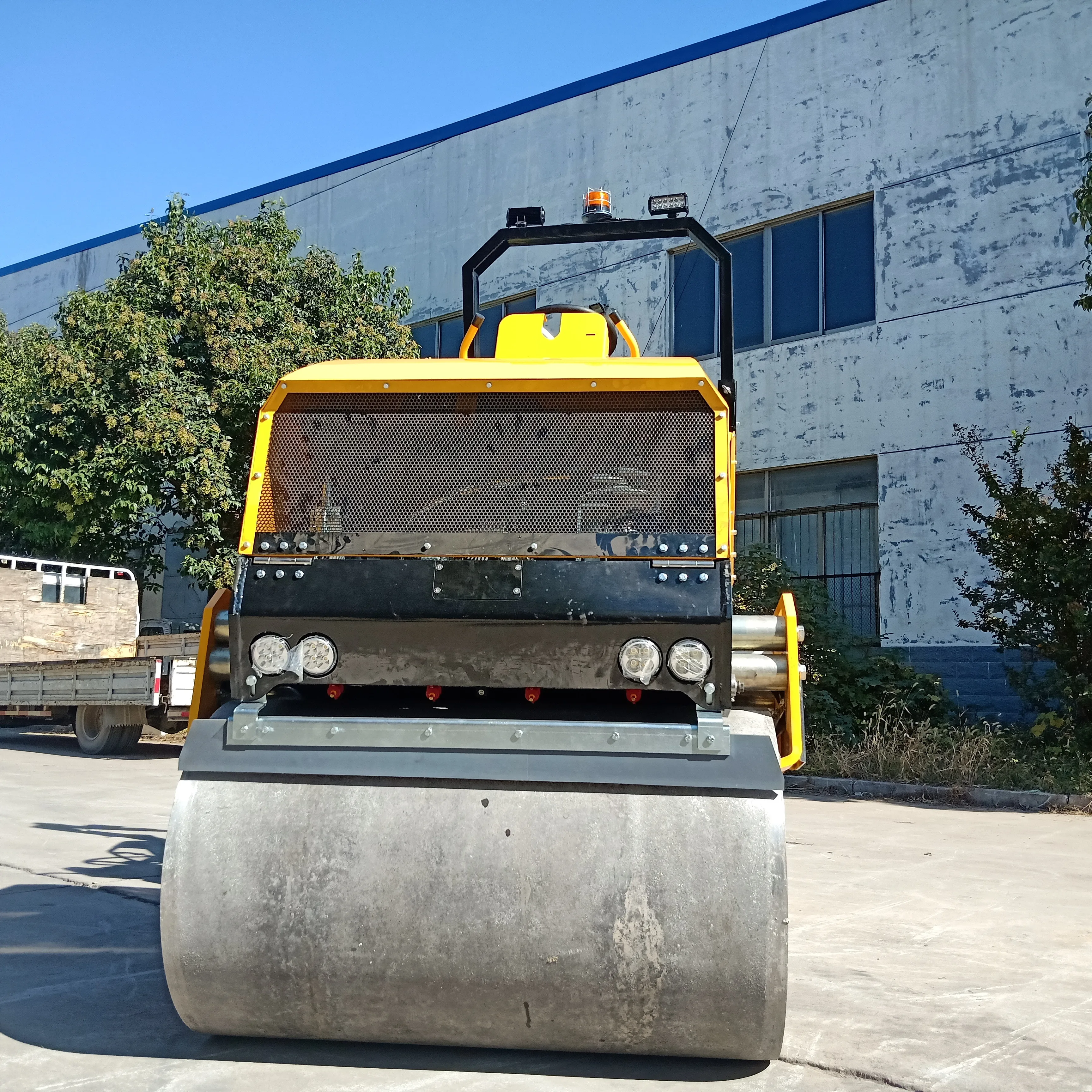 China full hydraulic road roller 4 ton ride on double drum Japan diesel