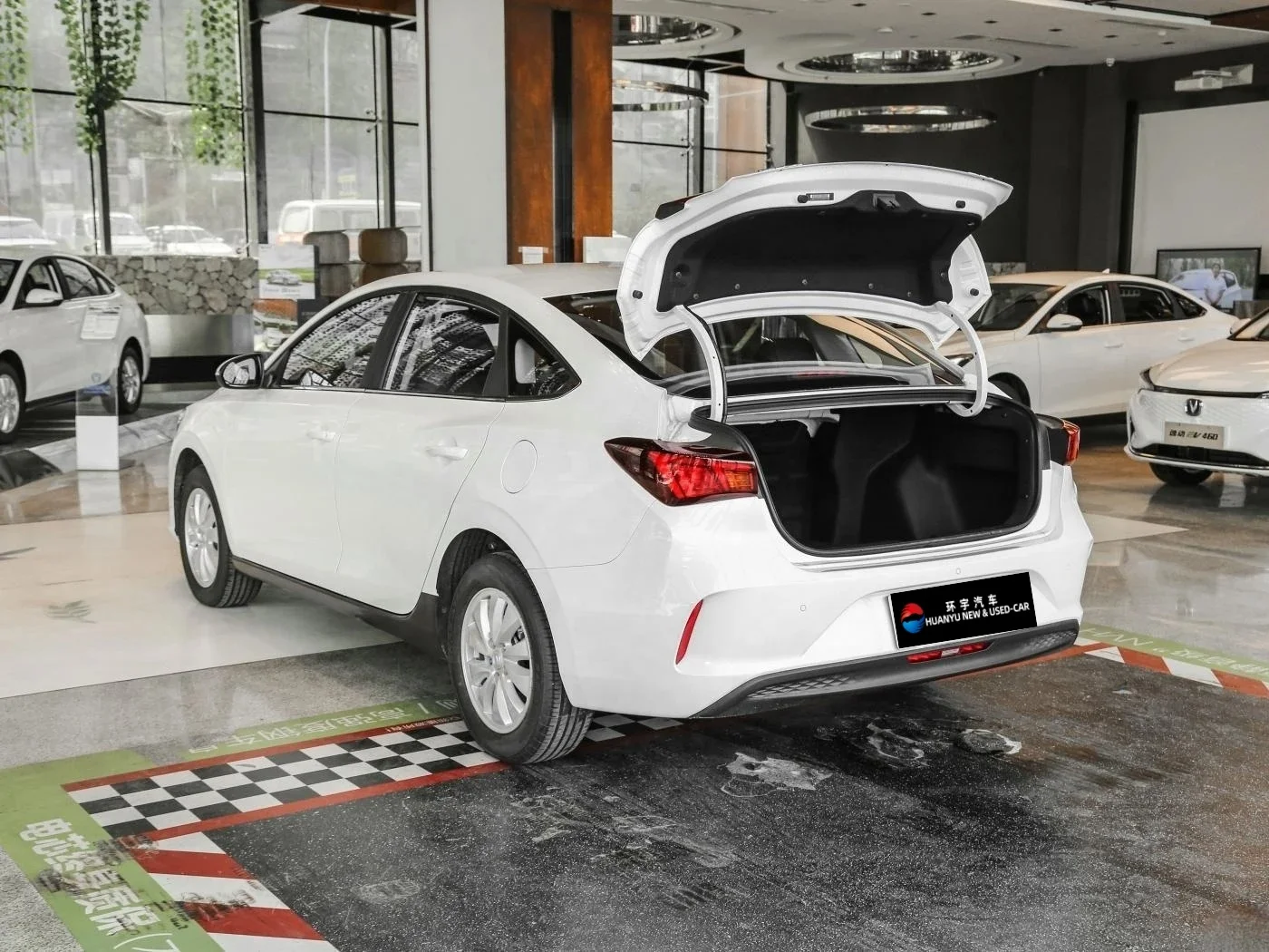 2024 China Cheap Mini Car Changan Car EADO Plus Ev460 Yidong Changan Car