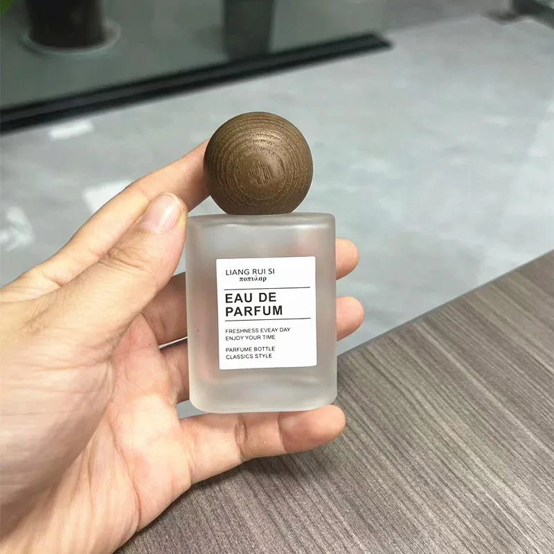 Empty Smokey 30ml Refillable Glass Perfume Spray Bottle With Wooden Cap