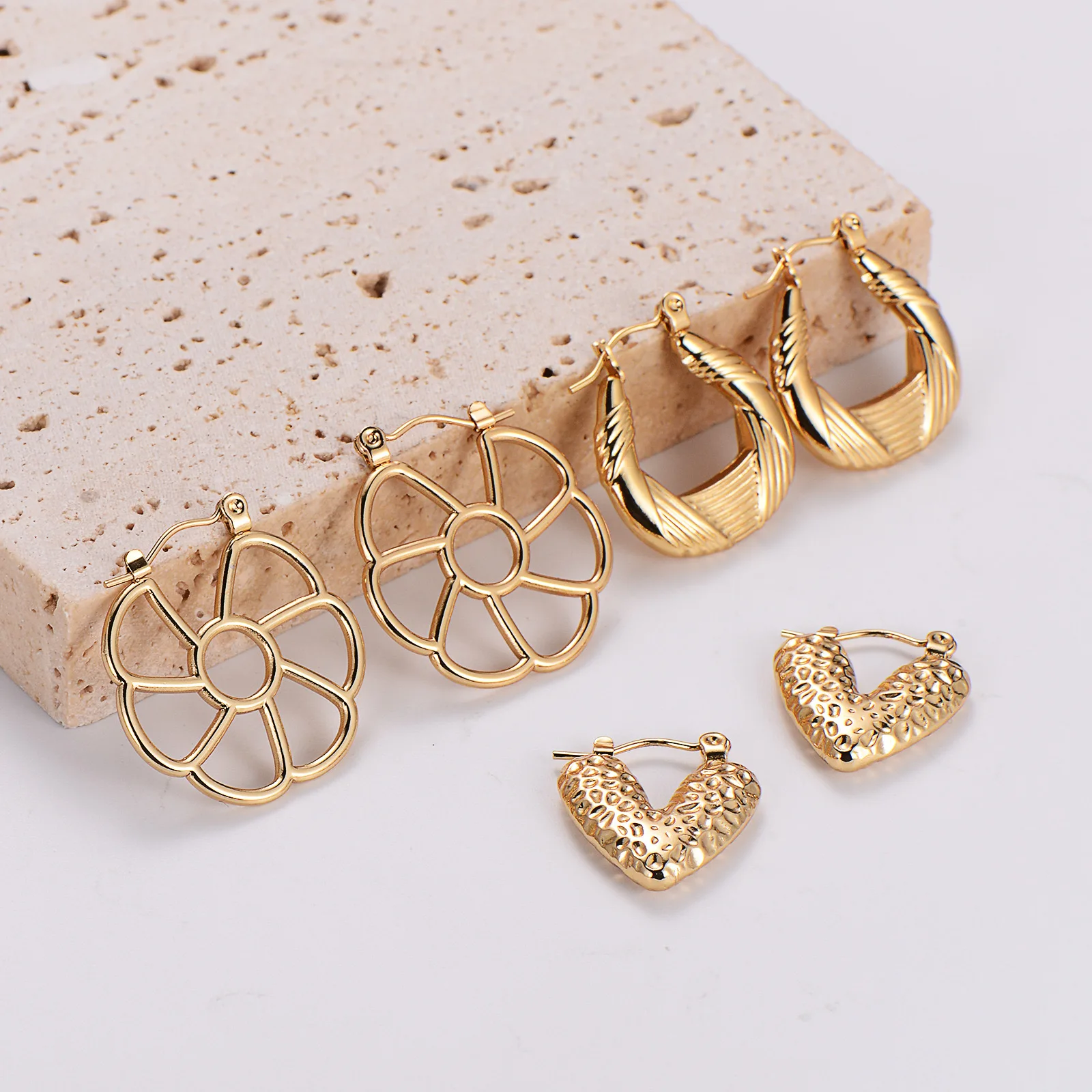 Jewelry Chunky Hoop Earring 18k PVD Gold Plated Stainless Steel Texture Hollow Hoop Earrings for women